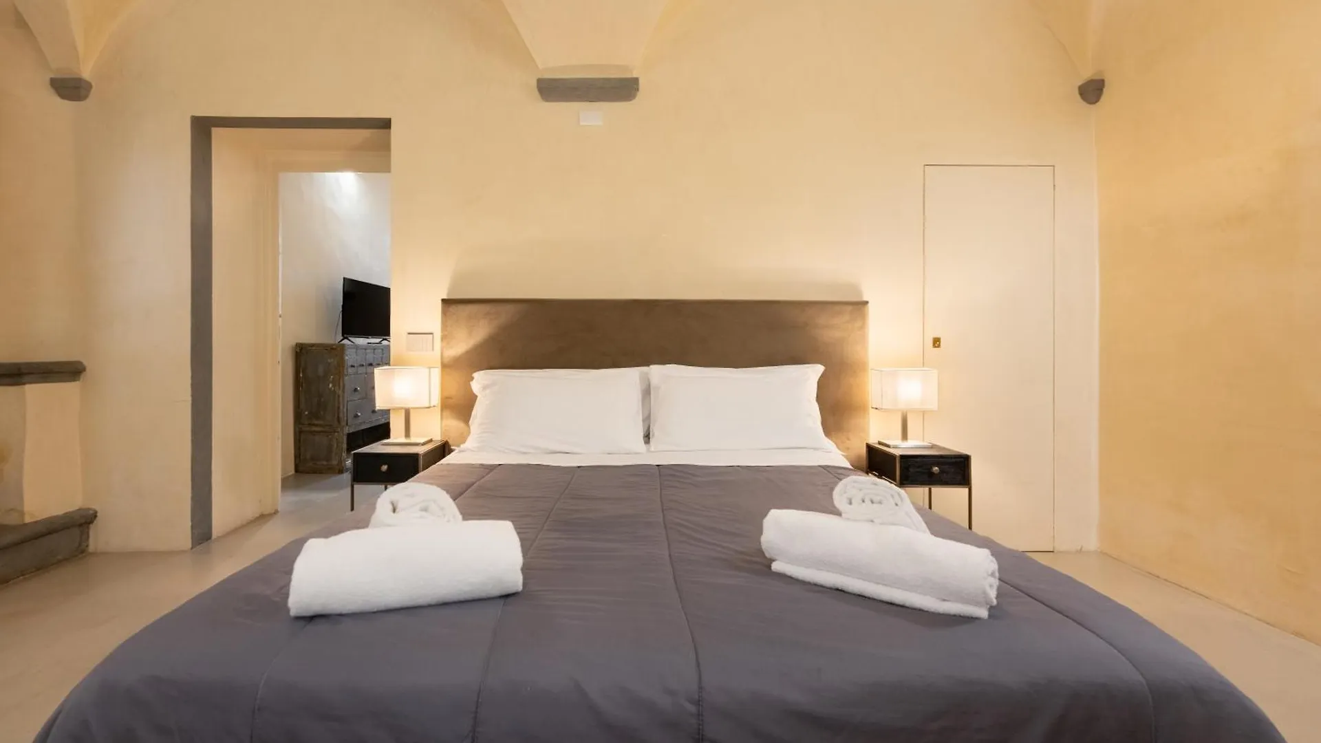 Keys Of Italy - Benci 20 Fresco - Frescoes One Bedroom Santa Croce Firenze Appartamento